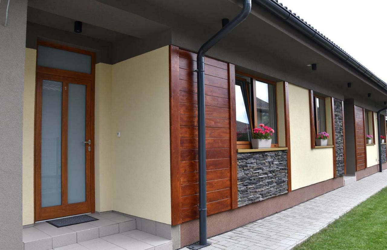 Elemir Apartment Bešeňová Екстериор снимка